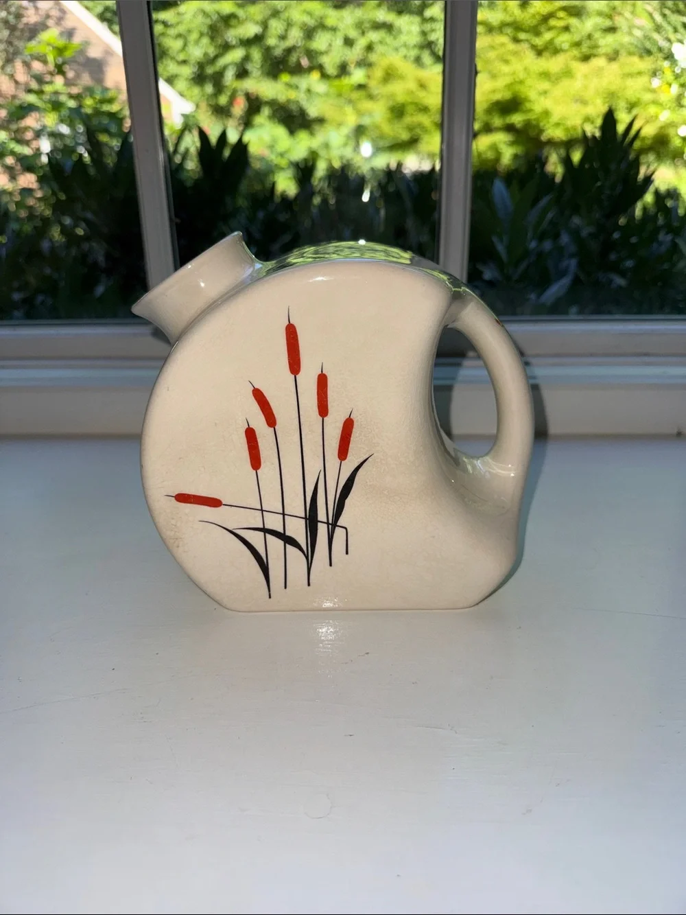VTG Universal Cambridge MCM Ceramic Refrigerator Water Pitcher Cattail Design